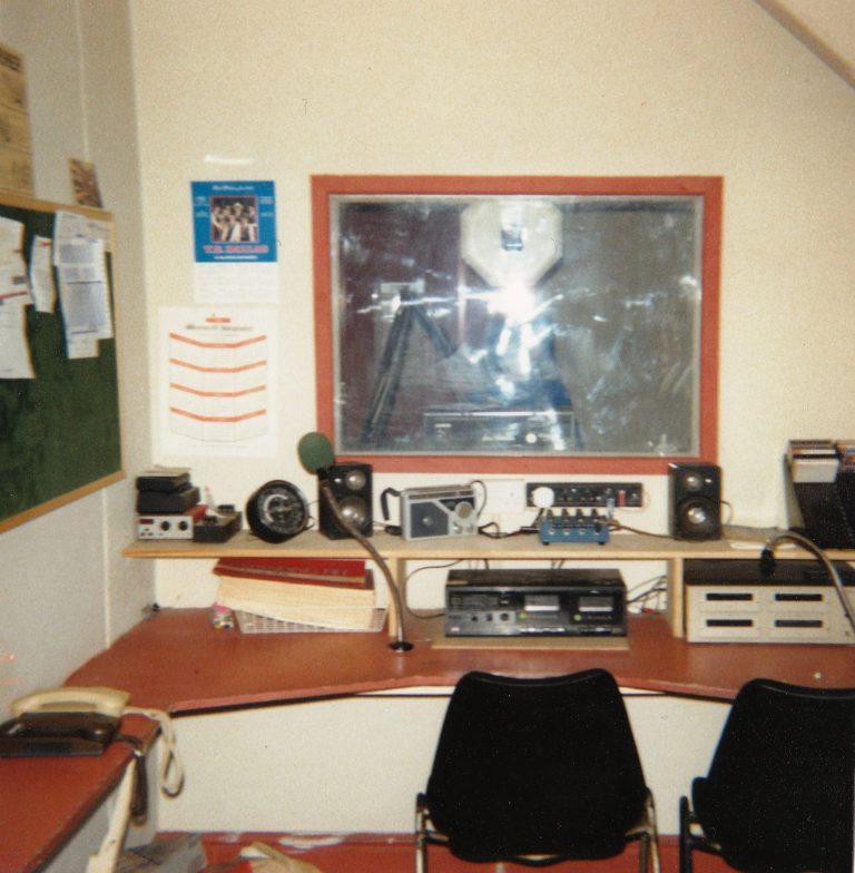 signal 102 News Studio